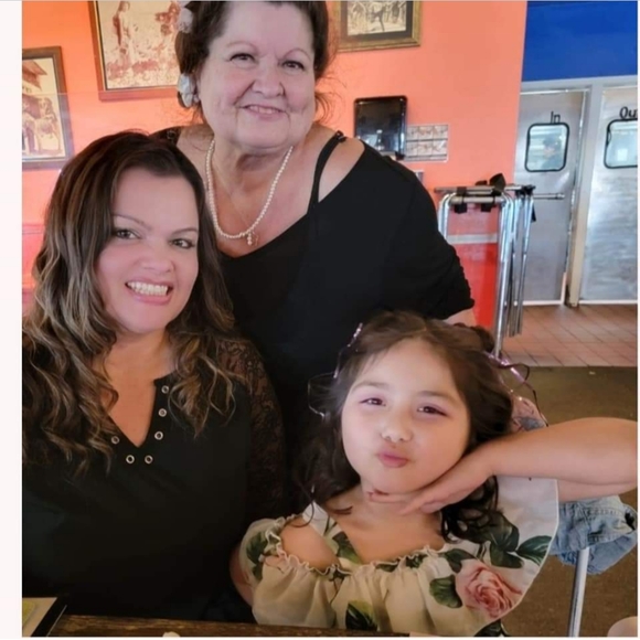 Meet your Posher, Joanne - Picture 2 of 8